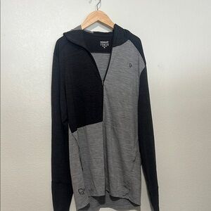 NORRONA Men's Black and Gray Half Zip. Size XL